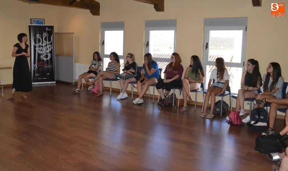 La Feria de Teatro registra un año más overbooking de jóvenes interesados en formar parte de su...