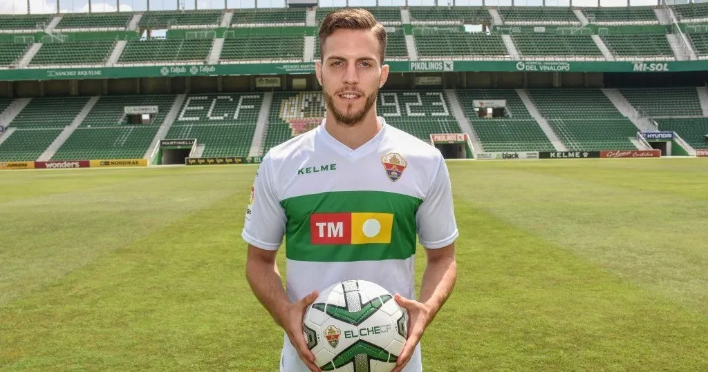 Iván Calero con la camiseta del Elche CF. Foto Elche CF