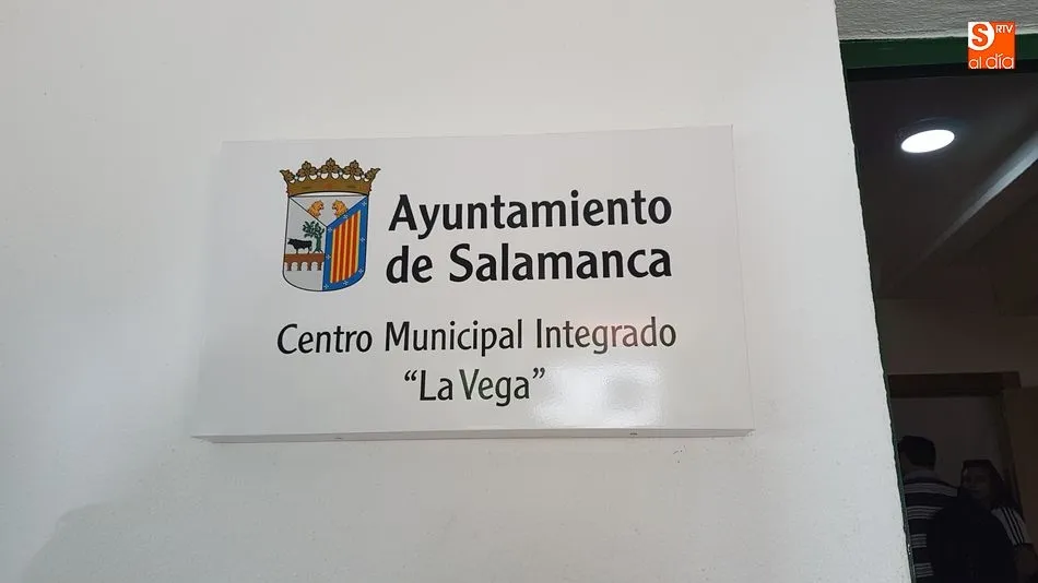 Foto 5 - El barrio de La Vega estrena nueva biblioteca con un fondo de m&aacute;s de 3.300 publicaciones