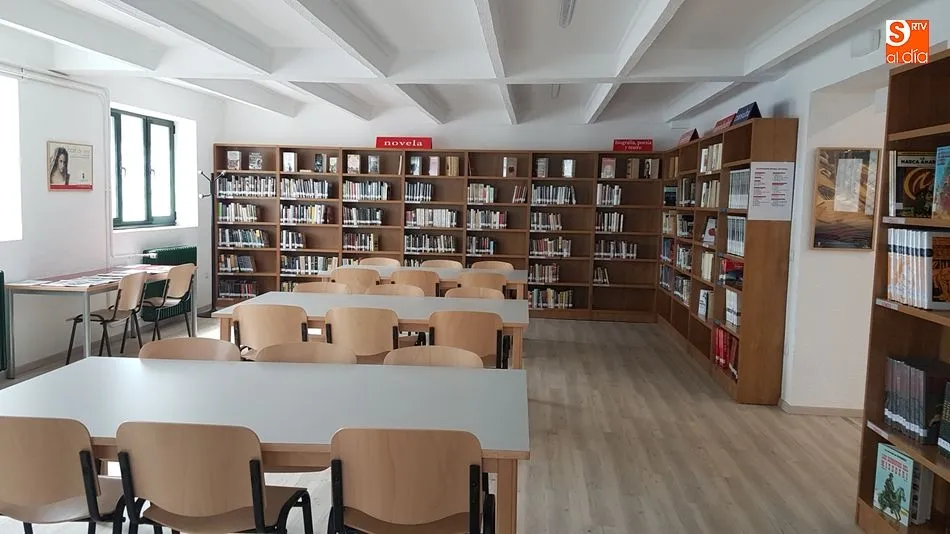 Foto 3 - El barrio de La Vega estrena nueva biblioteca con un fondo de m&aacute;s de 3.300 publicaciones