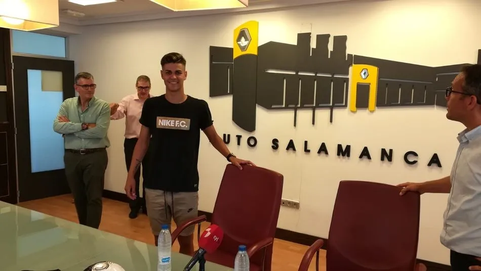 Foto 7 - Diego Hern&aacute;ndez quiere &ldquo;demostrar&rdquo;&nbsp; en Unionistas que tiene mucho f&uacute;tbol&nbsp;