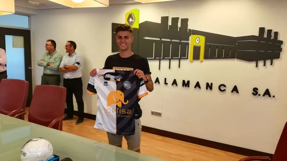 Foto 5 - Diego Hern&aacute;ndez quiere &ldquo;demostrar&rdquo;&nbsp; en Unionistas que tiene mucho f&uacute;tbol&nbsp;
