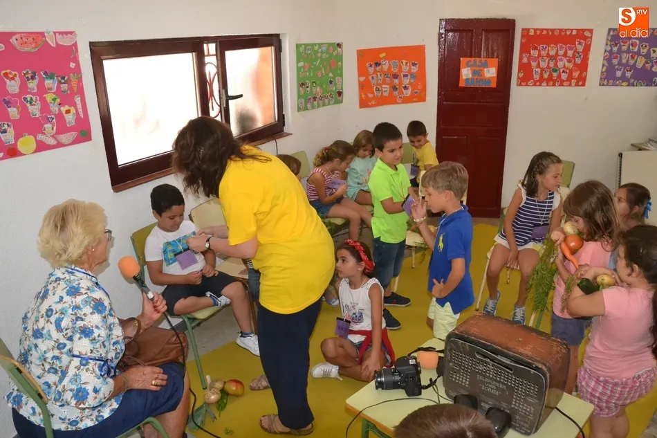 Foto 6 - Radio La Glorieta realiza una ronda de entrevistas con premios incluidos para algunos ni&ntilde;os  