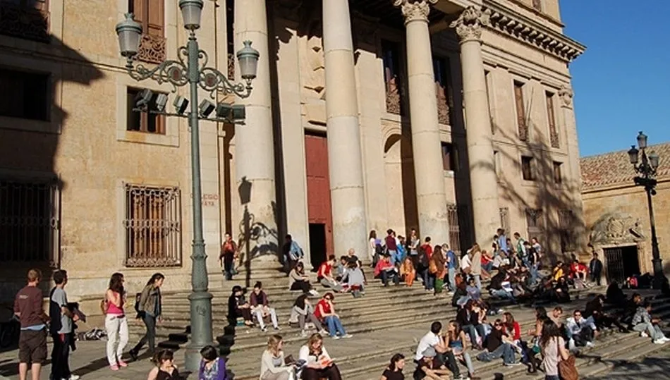 El rector quiere incrementar los alumnos matriculados en la Universidad