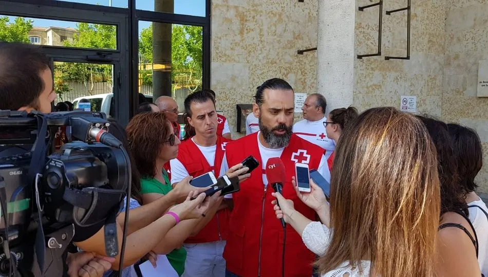 Trece voluntarios de CyL refuerzan la atención a inmigrantes en las costas andaluzas