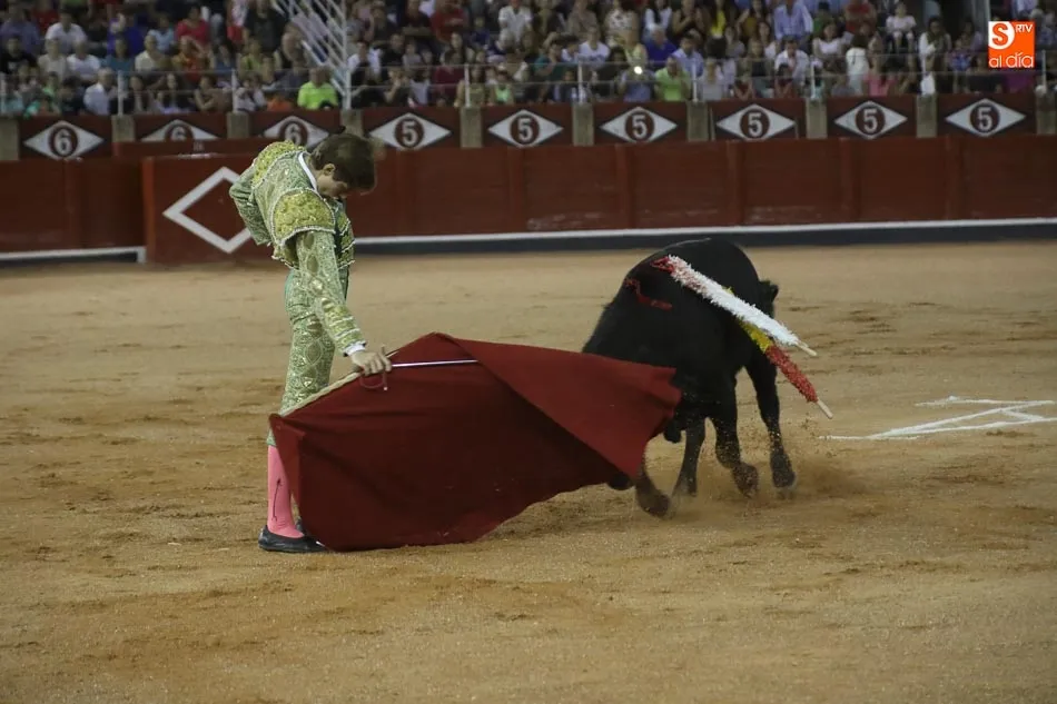 Foto 8 - Bravura del tercero de Adelaida Rodr&iacute;guez y ambici&oacute;n novilleril&nbsp;  &nbsp;  