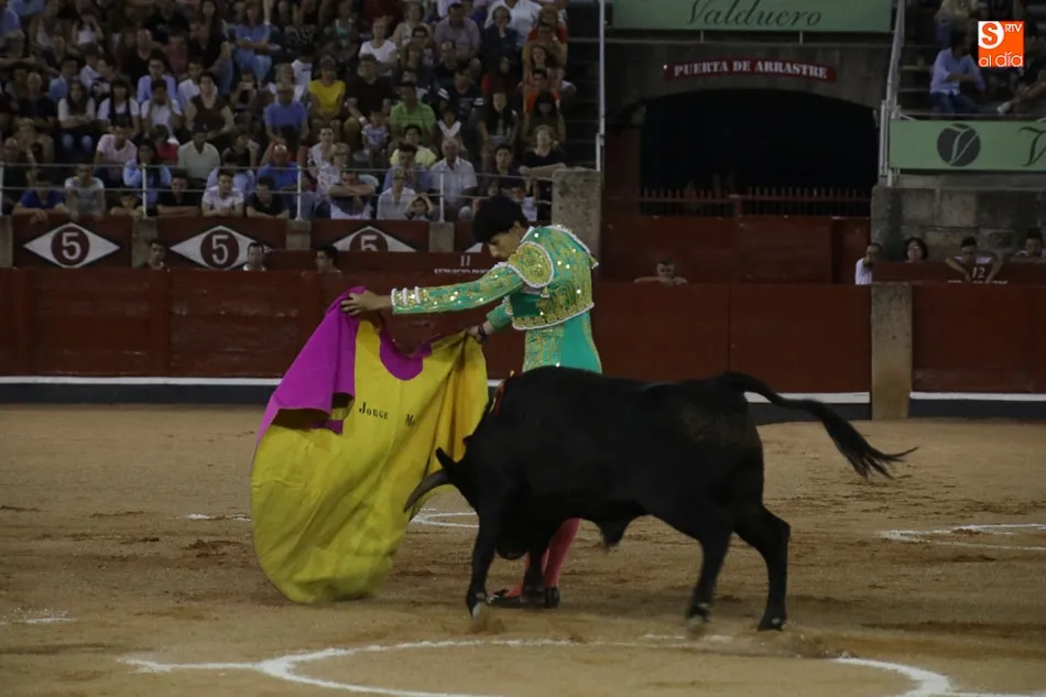 Foto 6 - Bravura del tercero de Adelaida Rodr&iacute;guez y ambici&oacute;n novilleril&nbsp;  &nbsp;  