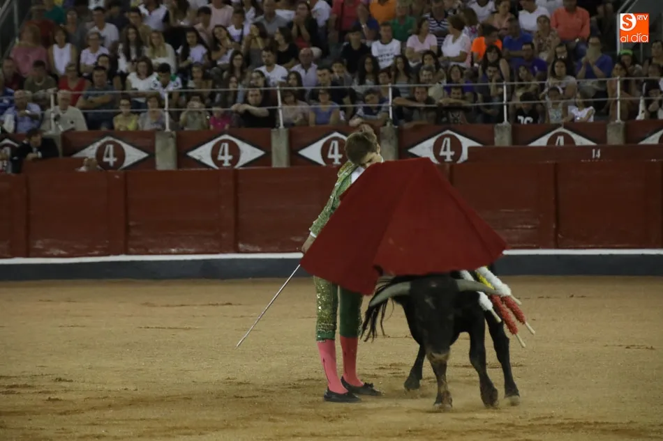 Foto 5 - Bravura del tercero de Adelaida Rodr&iacute;guez y ambici&oacute;n novilleril&nbsp;  &nbsp;  