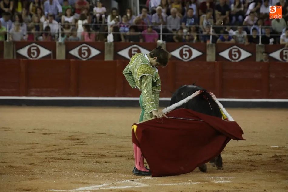 Foto 4 - Bravura del tercero de Adelaida Rodr&iacute;guez y ambici&oacute;n novilleril&nbsp;  &nbsp;  