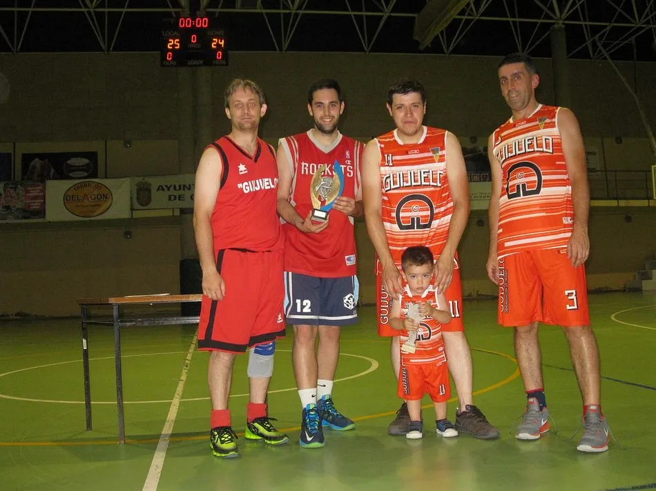 Foto 7 - El Tr&iacute;o Demon&iacute;aco se alza campe&oacute;n del torneo de verano de baloncesto 3x3