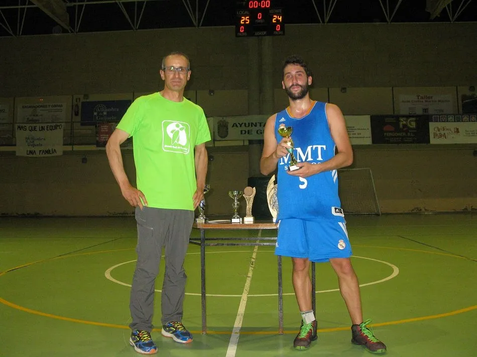 Foto 4 - El Tr&iacute;o Demon&iacute;aco se alza campe&oacute;n del torneo de verano de baloncesto 3x3