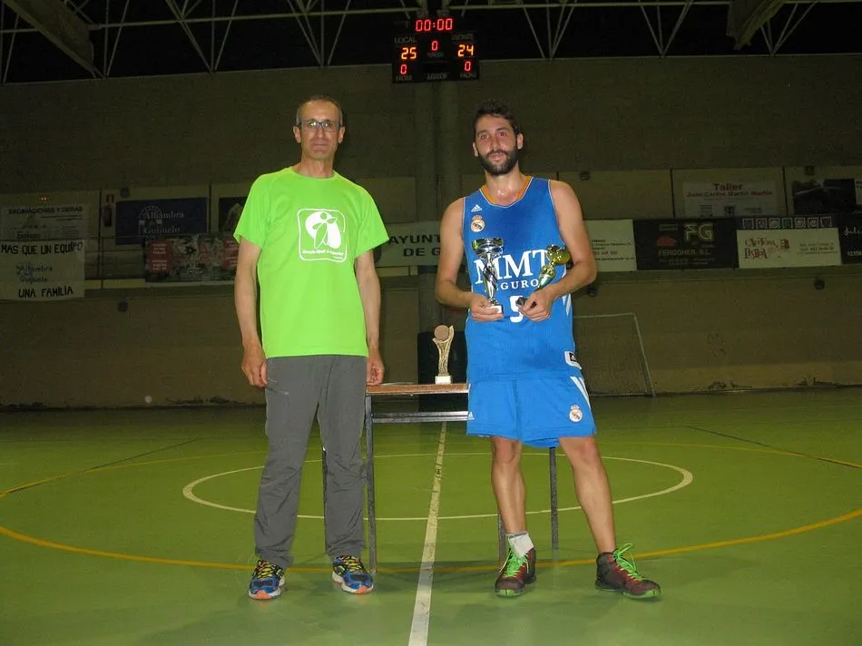 Foto 3 - El Tr&iacute;o Demon&iacute;aco se alza campe&oacute;n del torneo de verano de baloncesto 3x3