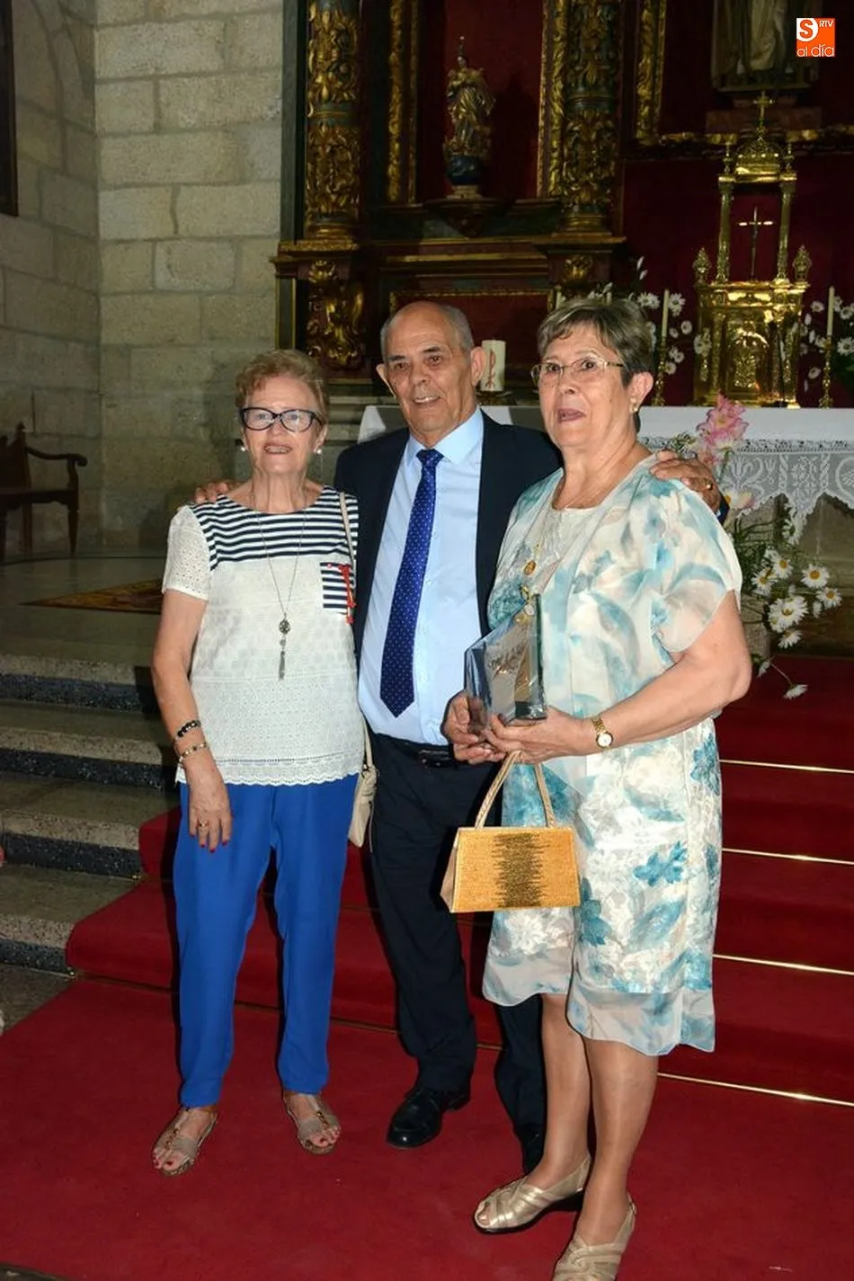 Foto 4 - Treinta y cuatro matrimonios reciben el homenaje de la Uni&oacute;n de Asociaciones de Mayores por sus...