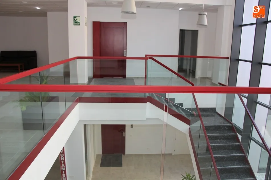 Foto 11 - Comienza el traslado del mobiliario del Centro Cultural al nuevo ayuntamiento  