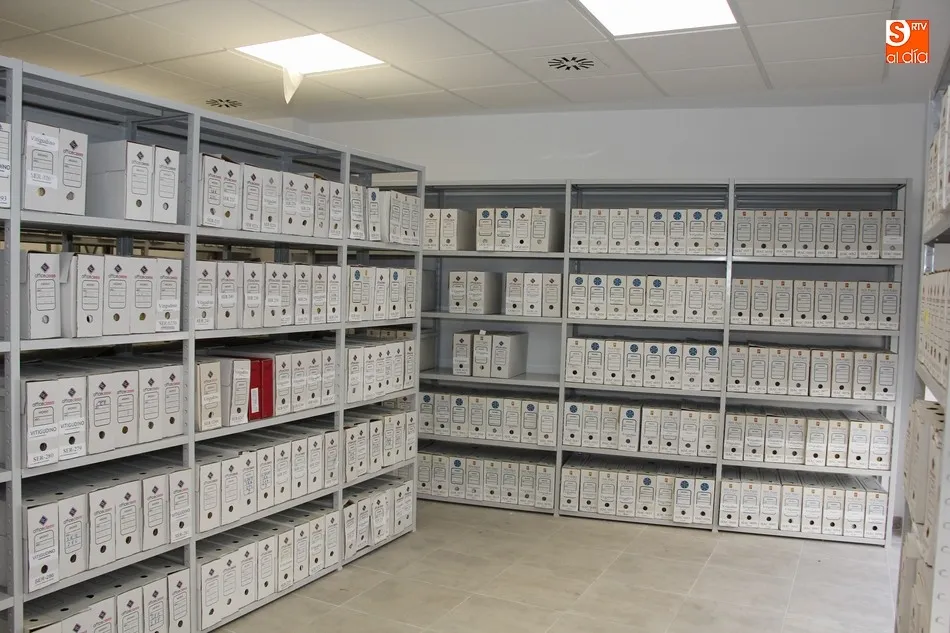 Foto 6 - Comienza el traslado del mobiliario del Centro Cultural al nuevo ayuntamiento  