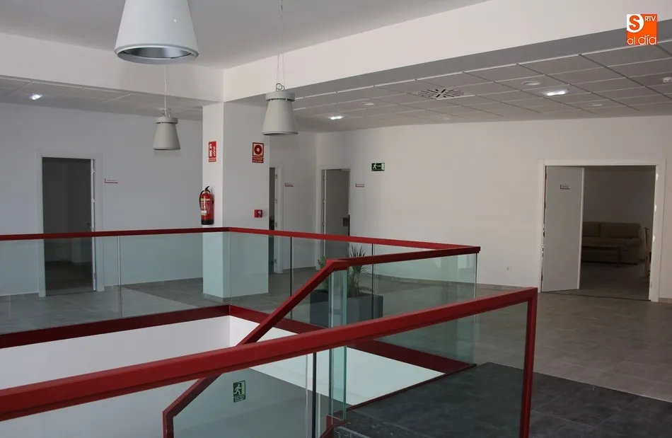 Foto 2 - Comienza el traslado del mobiliario del Centro Cultural al nuevo ayuntamiento  