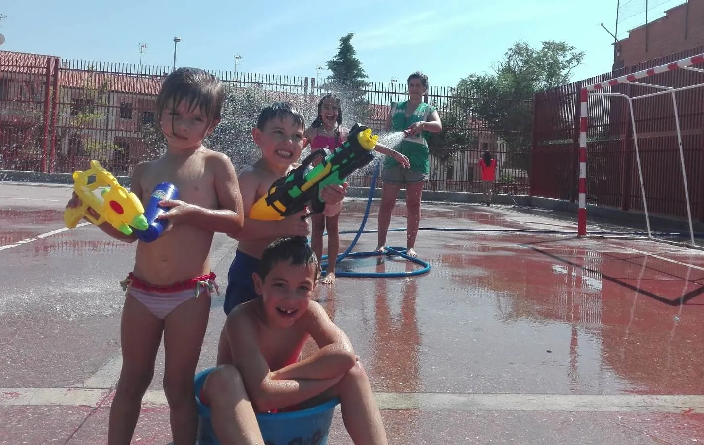 Foto 5 - Conciliamos celebra su &uacute;ltima fiesta del agua  