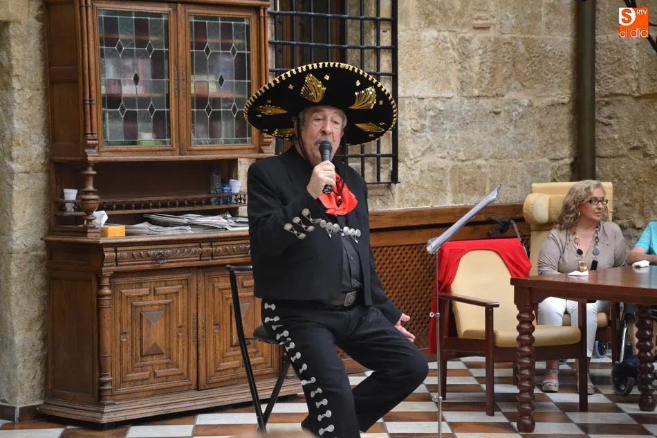 Foto 11 - Lauren Risue&ntilde;o clausura la Semana del Abuelo de la Residencia Obispo T&eacute;llez  