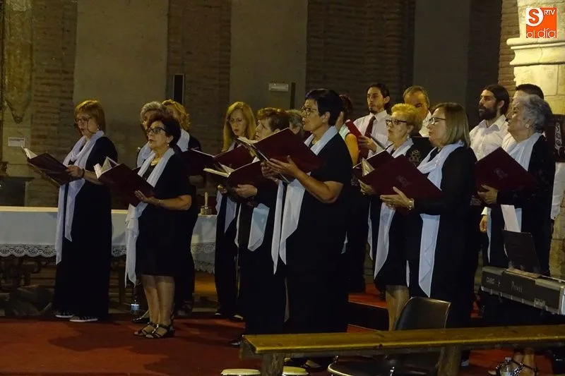 Foto 6 - Concierto de la Coral Albense en la Iglesia de San Juan  