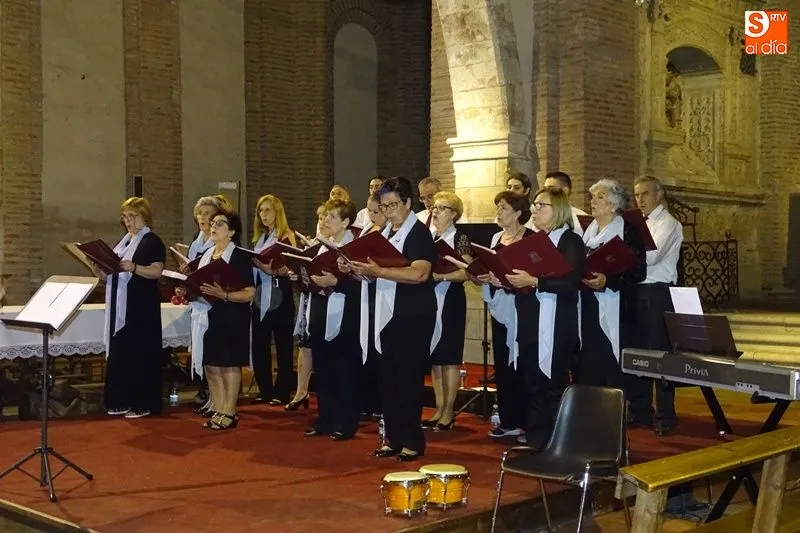 Foto 4 - Concierto de la Coral Albense en la Iglesia de San Juan  
