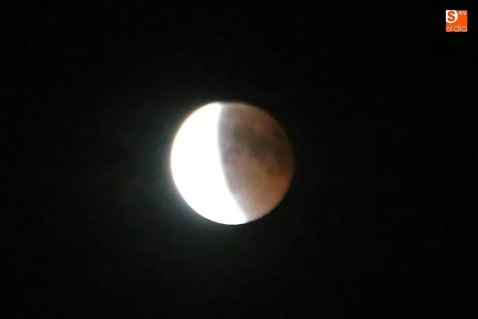 Foto 3 - As&iacute; se vio el eclipse de luna en Vitigudino