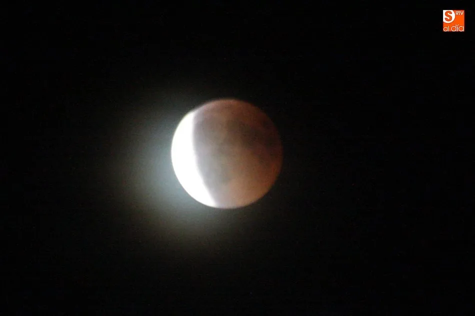 Así se vio el eclipse de luna en Vitigudino
