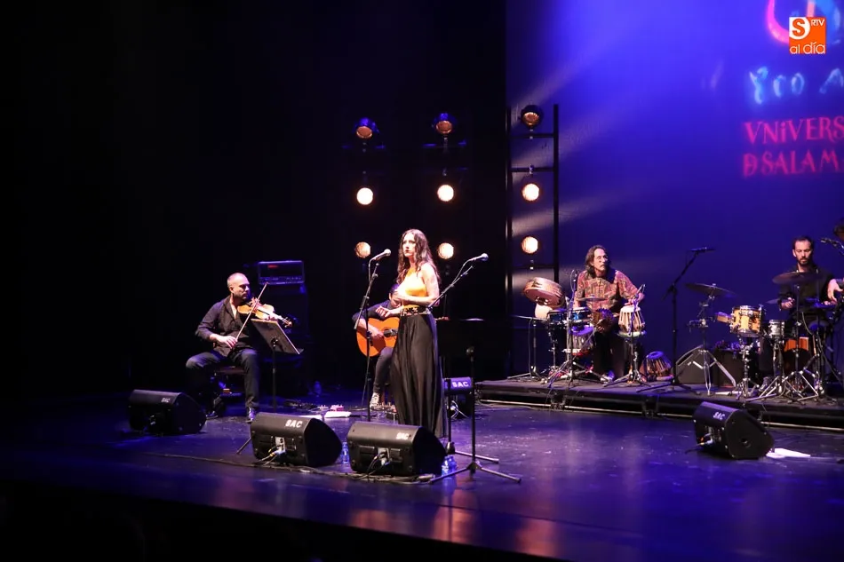 Foto 2 - Roc&iacute;o Segura y Paula Dom&iacute;nguez rinden homenaje a Cohen a ritmo de flamenco