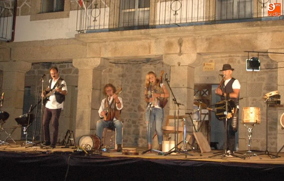 Foto 9 - Zaragata Folk cierra las Noches de Cultura en Bogajo  