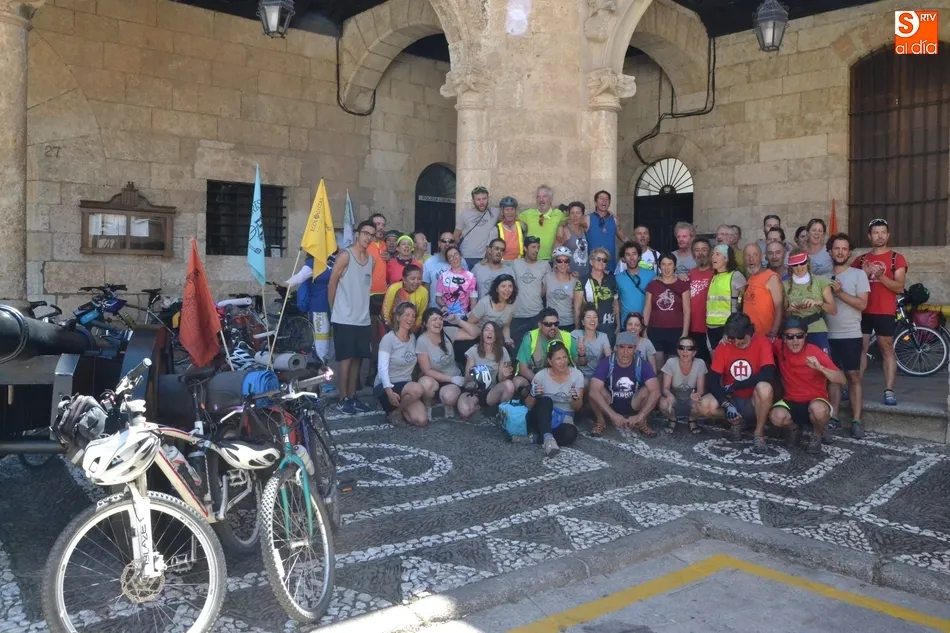 Foto 3 - La Plaza Mayor se convierte en la meta de la Ecomarcha 2018 de Ecologistas en Acci&oacute;n  