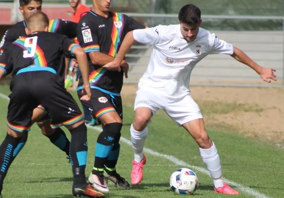 Manu, con la camiseta del Fútbol Peña