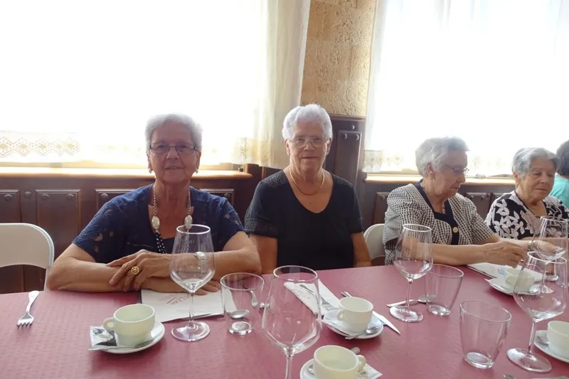 Foto 11 - Los mayores celebran el D&iacute;a del Abuelo en el Restaurante Do&ntilde;a Matea  