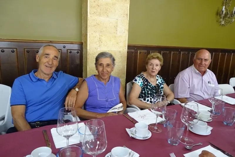 Foto 9 - Los mayores celebran el D&iacute;a del Abuelo en el Restaurante Do&ntilde;a Matea  
