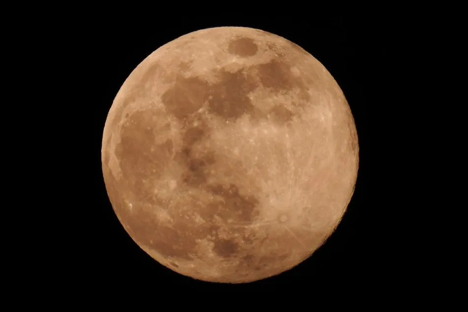 Foto 8 - La Luna Roja a trav&eacute;s de la mirada de Juli&aacute;n Mateos  