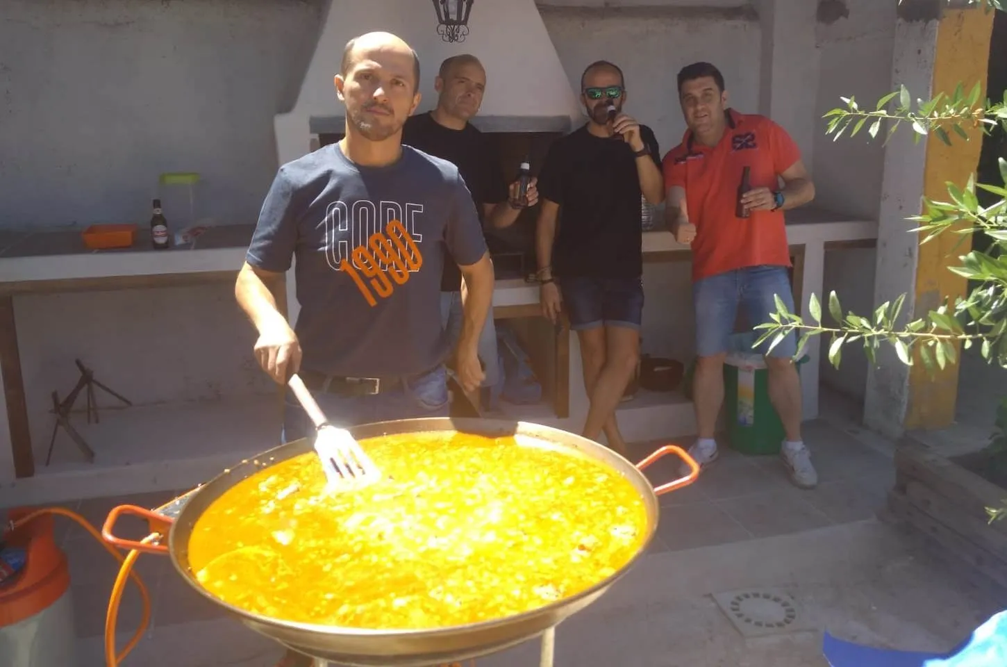 Foto 4 - Las pe&ntilde;as Pol&eacute;mika y Farinato viven una jornada de confraternizaci&oacute;n  