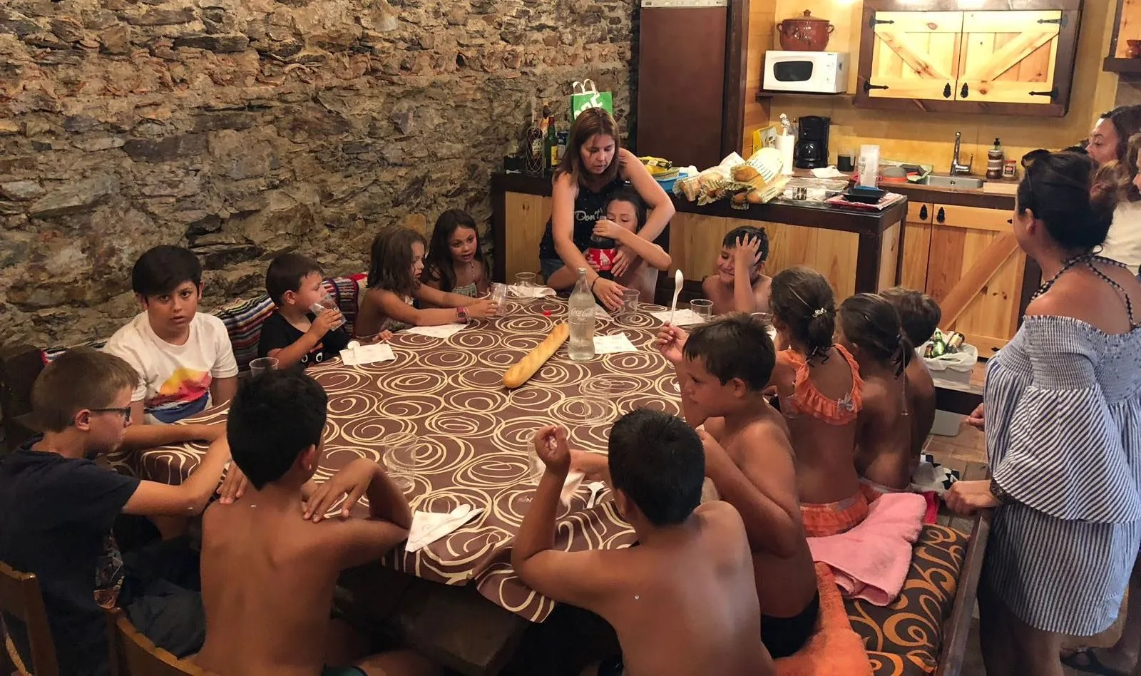 Foto 3 - Las pe&ntilde;as Pol&eacute;mika y Farinato viven una jornada de confraternizaci&oacute;n  