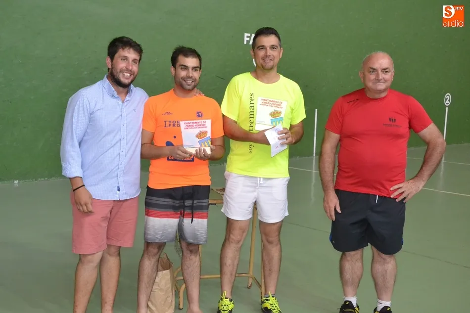 Foto 9 - La pareja zamorana integrada por Luis y V&iacute;ctor se adjudica el IV Open de Frontenis  