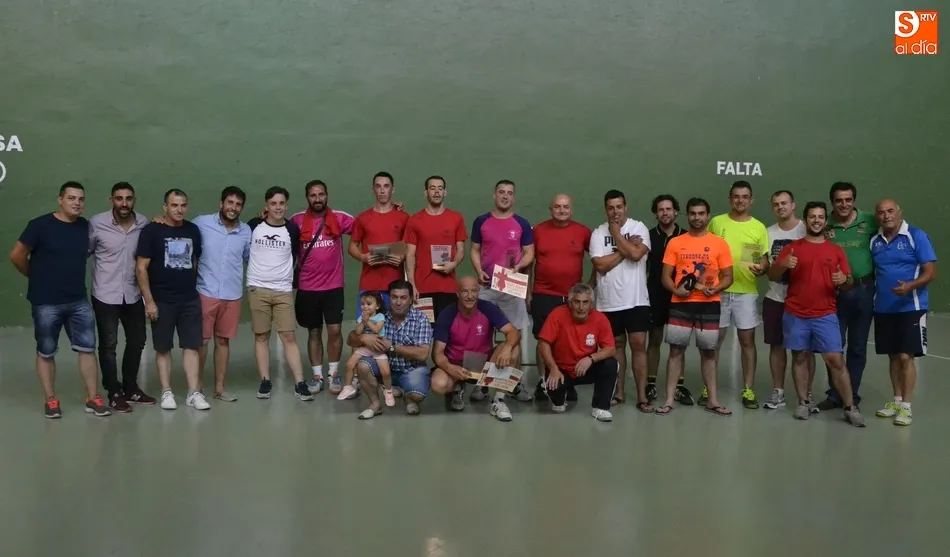Foto 3 - La pareja zamorana integrada por Luis y V&iacute;ctor se adjudica el IV Open de Frontenis  