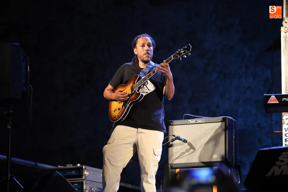 Foto 10 - Astrid Jones & The Blue Flaps presentan su nuevo proyecto en Salamanca