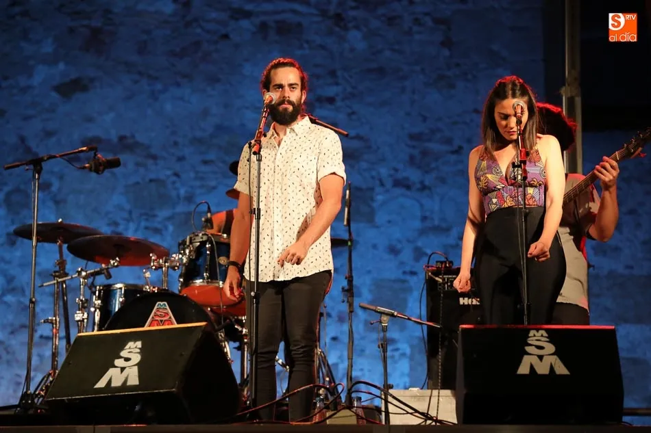Foto 9 - Astrid Jones & The Blue Flaps presentan su nuevo proyecto en Salamanca