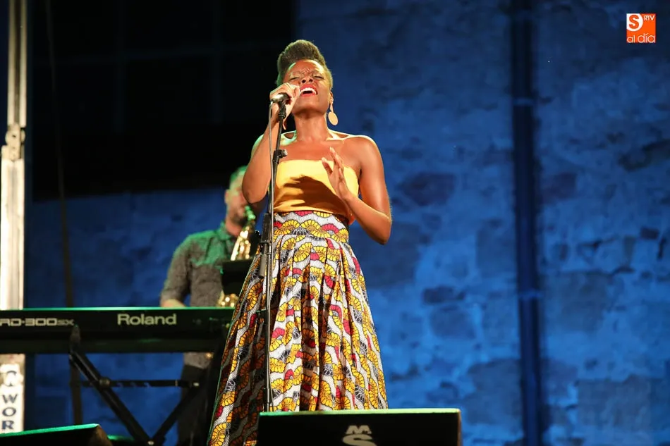 Foto 8 - Astrid Jones & The Blue Flaps presentan su nuevo proyecto en Salamanca
