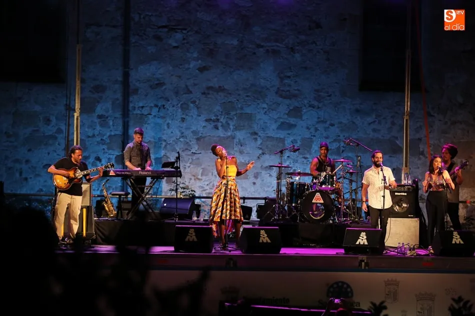 Foto 5 - Astrid Jones & The Blue Flaps presentan su nuevo proyecto en Salamanca