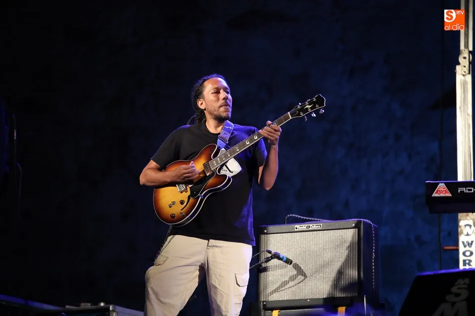 Foto 2 - Astrid Jones & The Blue Flaps presentan su nuevo proyecto en Salamanca