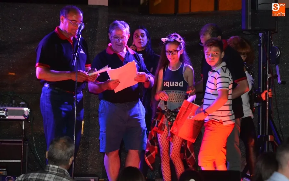 Foto 4 - Larga velada festiva en el barrio de Santa Ana con despedida de soltera incluida  
