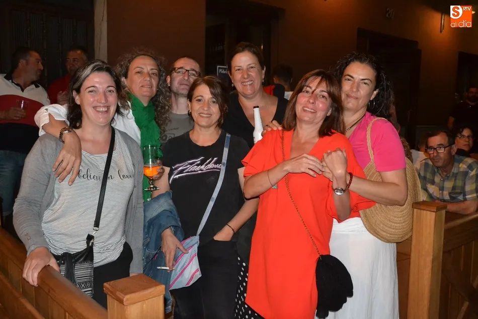 Foto 3 - Larga velada festiva en el barrio de Santa Ana con despedida de soltera incluida  