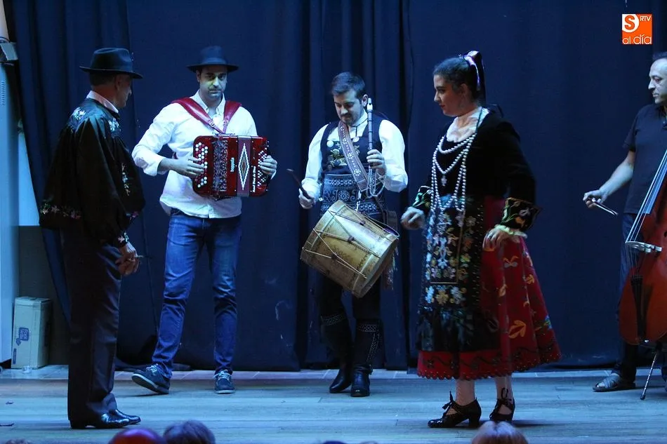 Foto 7 - El folclore cierra la semana cultural de los mayores