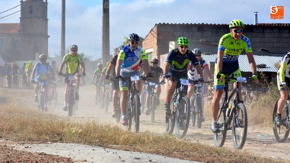 Foto 7 - La marcha cicloturista de Lumbrales ofreci&oacute; una atractiva ruta por pueblos de la comarca del...