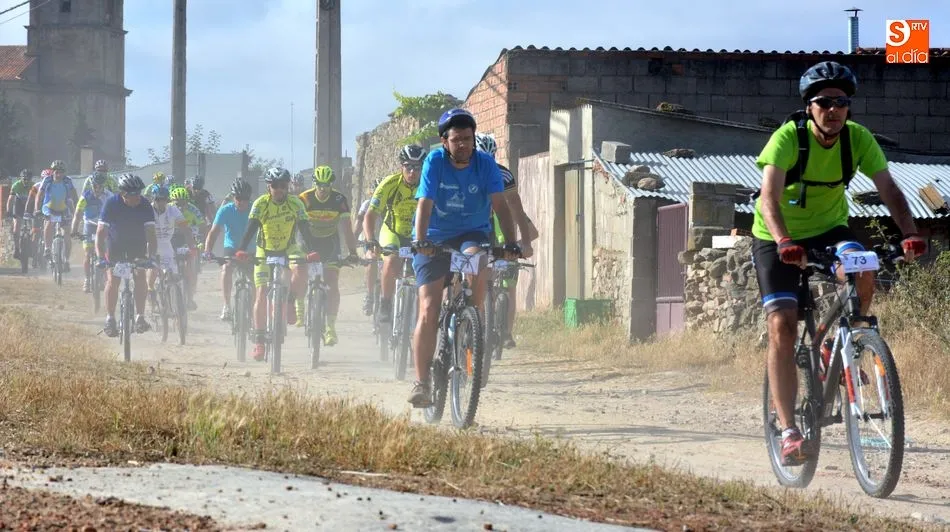 Foto 8 - La marcha cicloturista de Lumbrales ofreci&oacute; una atractiva ruta por pueblos de la comarca del...