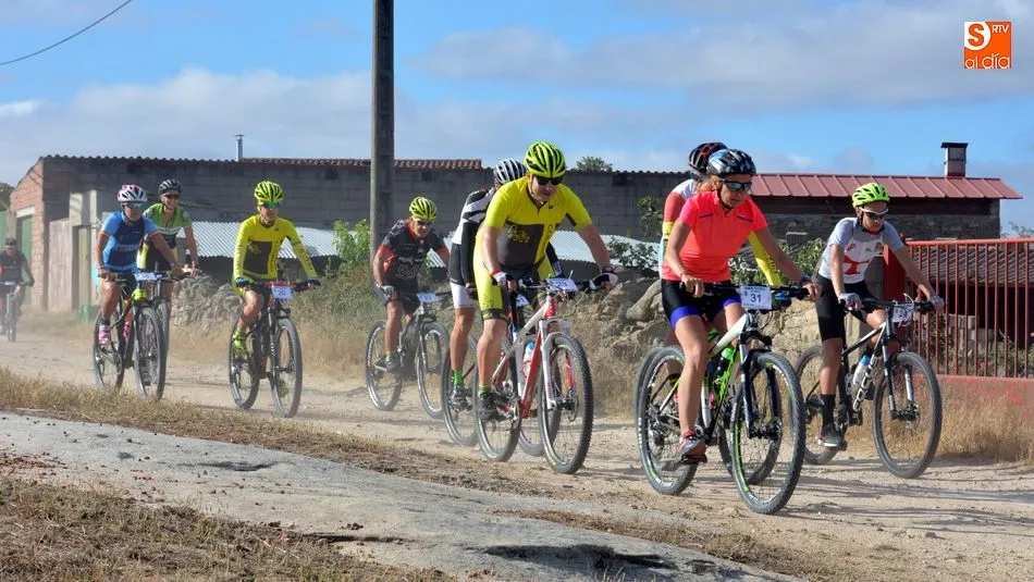 Foto 4 - La marcha cicloturista de Lumbrales ofreci&oacute; una atractiva ruta por pueblos de la comarca del...