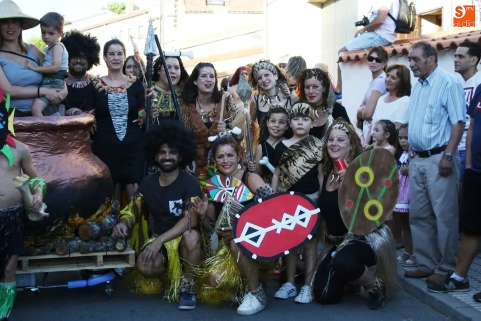 Foto 4 - Cientos de j&oacute;venes y pe&ntilde;istas animan las fiestas de Galinduste