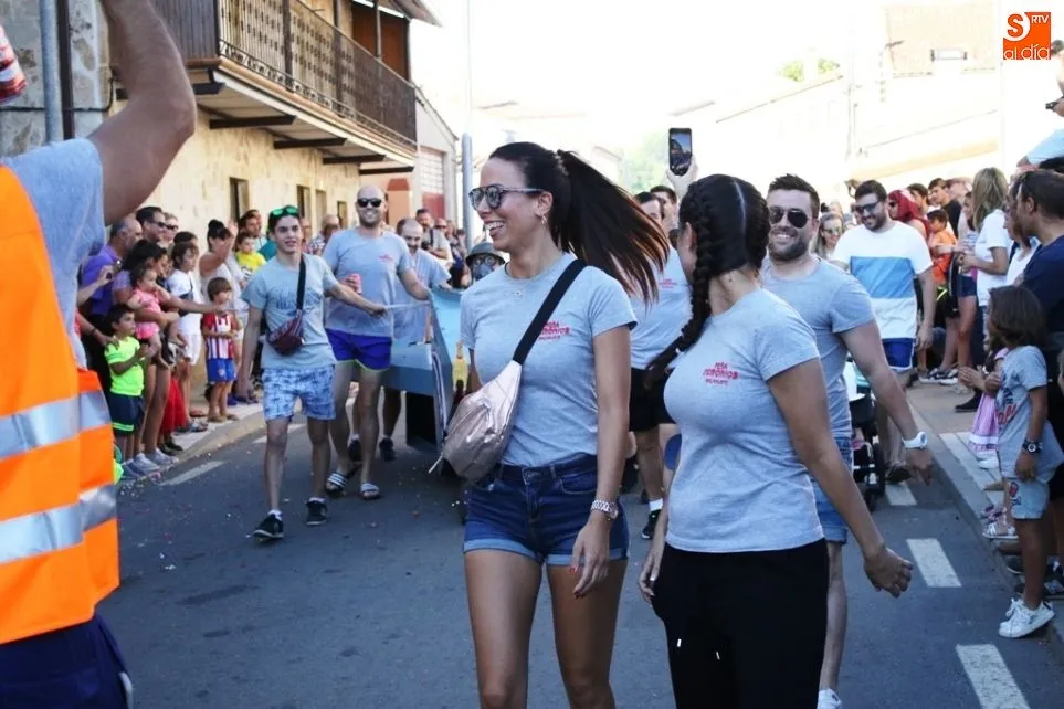 Foto 2 - Cientos de j&oacute;venes y pe&ntilde;istas animan las fiestas de Galinduste